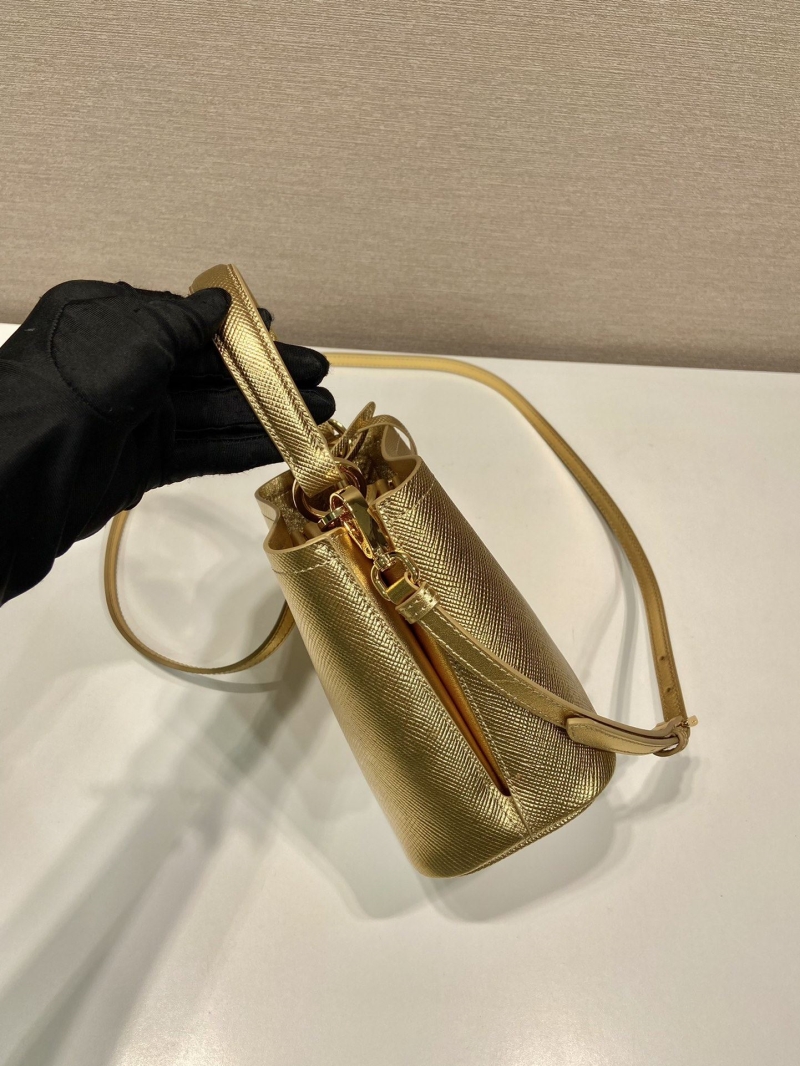 Pra*a bucket bags